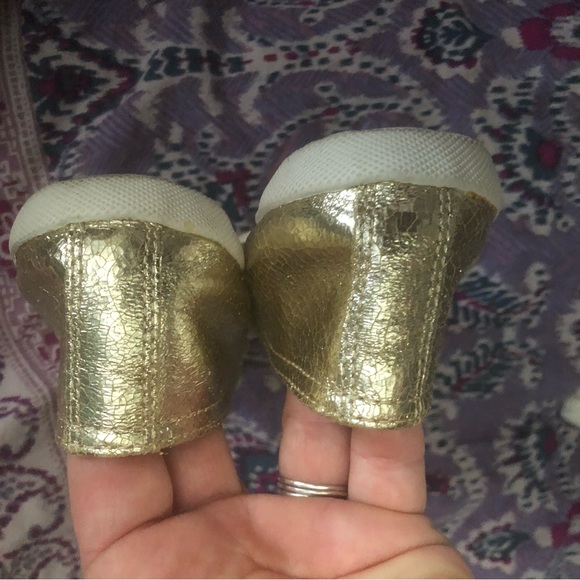 EUC 💠 Frye Metallic-Gold Slip-on Flats Size 7 (Runs Small) - Picture 3 of 13